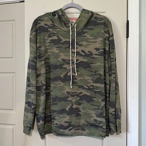Misia Curvy size 2X hooded camo top